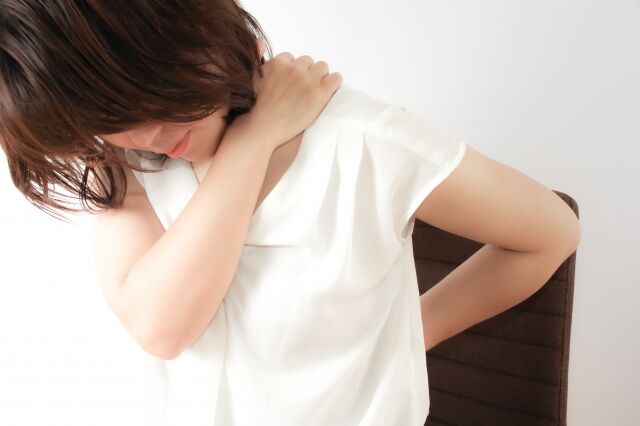 側彎症からくる両肩こり《改善の施術回数８回》（実例実績16）【吉川市の整体なら吉川整体療院】